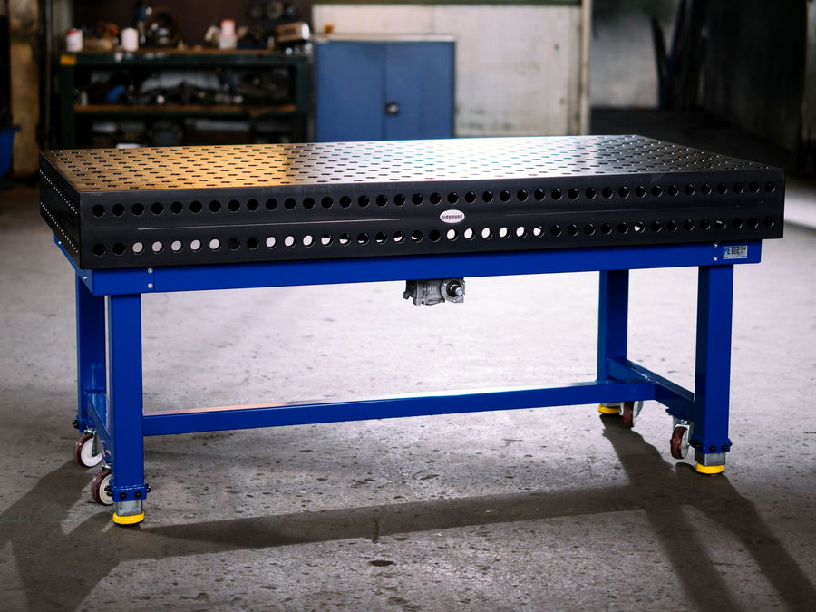 PETec movable height-adjustable frame with a Siegmund System 28 table top